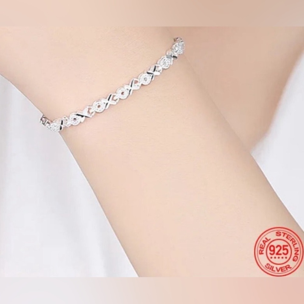Sparkling‎ XO Bracelet, Rhodium Plated Sterling Silver